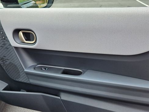 Used 2025 MINI Cooper 2-Door Hardtop image 28