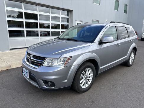 Used 2017 Dodge Journey SXT w/ Comfort/Convenience Group FWD image 1