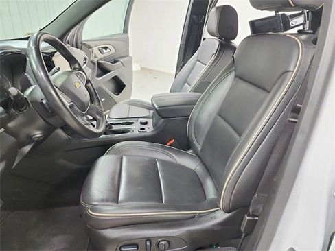 Used 2023 Chevrolet Traverse Premier image 19