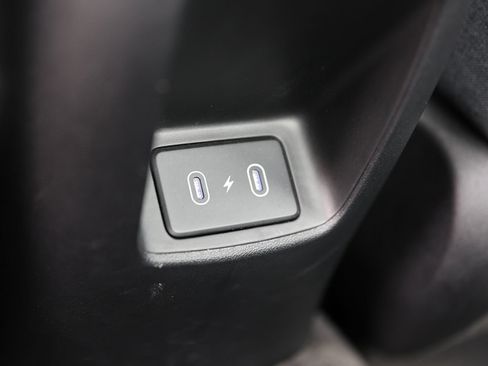 Certified 2025 Hyundai Elantra Limited FWD image 19