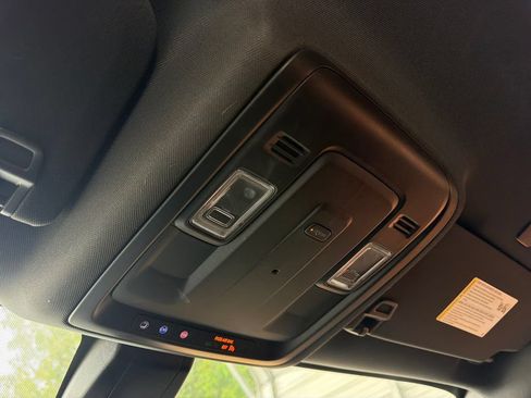 Used 2022 GMC Yukon SLE w/ Gmc Pro Safety Plus Package AWD/4WD image 29
