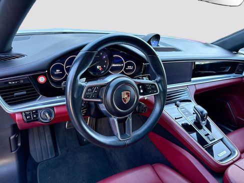 Used 2019 Porsche Panamera 4 image 9