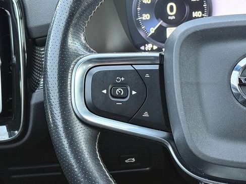 Used 2021 Volvo XC40 T4 R-Design w/ Advanced Package image 18