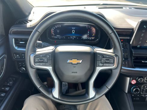 Used 2024 Chevrolet Suburban LT image 19