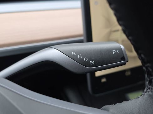 Used 2024 Tesla Model Y Performance image 29