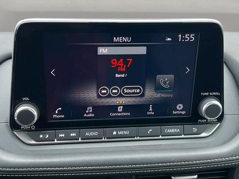 Used 2023 Nissan Rogue SV image 9