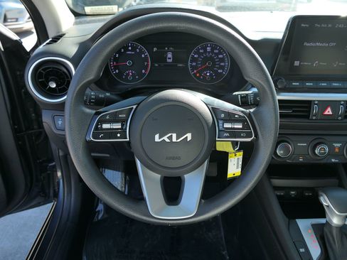 Used 2023 Kia Forte LXS w/ LXS Technology Package image 22