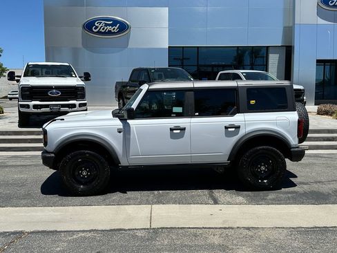 New 2026 Ford Bronco Big Bend w/ Black Diamond Package AWD/4WD image 3