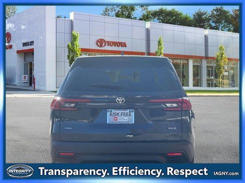 Used 2024 Toyota Grand Highlander XLE image 7