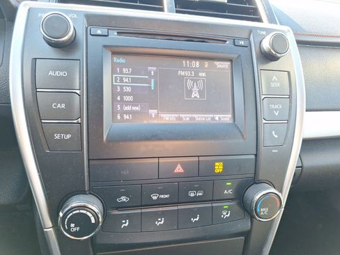 Used 2017 Toyota Camry SE image 28