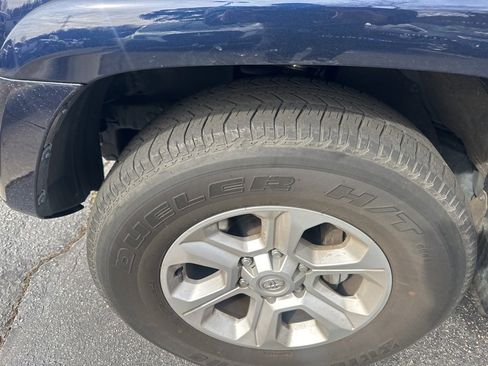 Used 2022 Toyota 4Runner SR5 Premium w/ Moonroof Package image 4