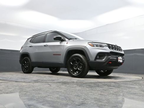 Used 2023 Jeep Compass Trailhawk image 30