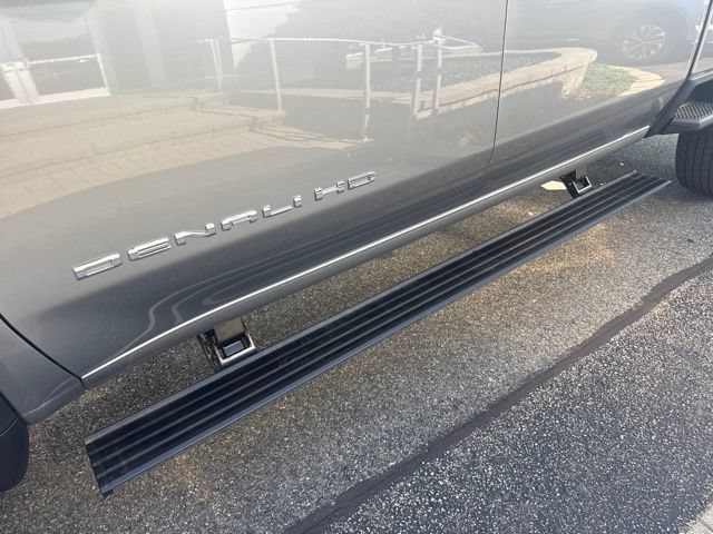 New 2026 GMC Sierra 2500 Denali w/ Denali Reserve Package AWD/4WD image 6