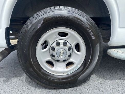 Used 2020 Chevrolet Express 2500 w/ Driver Convenience Package image 7