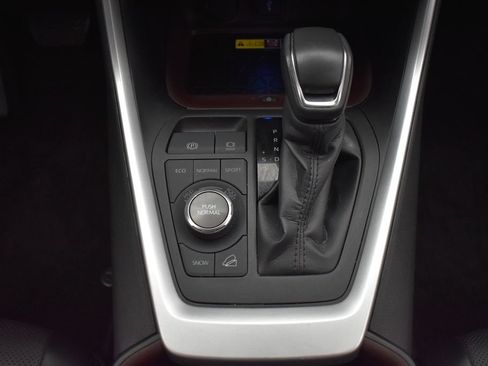 Used 2022 Toyota RAV4 Limited AWD/4WD image 32