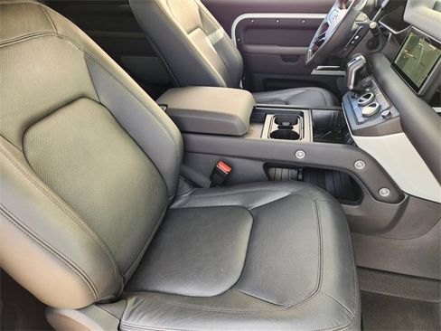 Used 2024 Land Rover Defender 90 S image 14