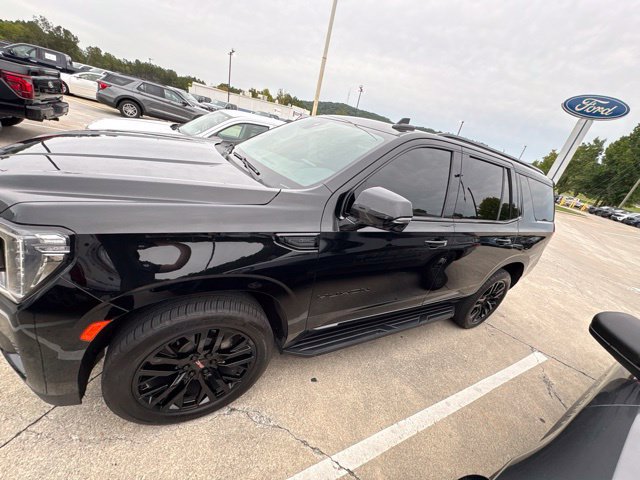 Used 2021 GMC Yukon SLT w/ SLT Premium Package AWD/4WD image 7