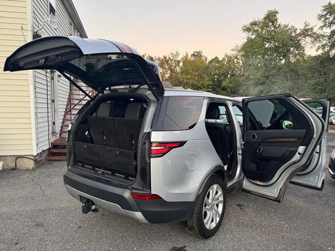 Used 2017 Land Rover Discovery HSE image 11