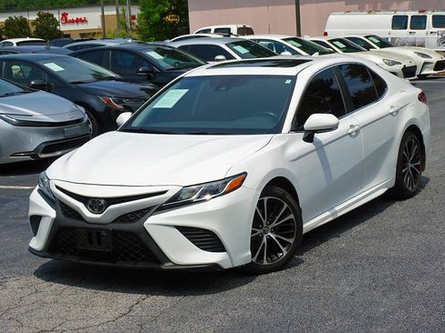 Used 2019 Toyota Camry SE w/ Audio Package FWD image 6