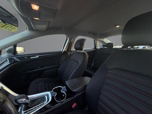 Used 2014 Ford Fusion SE image 12