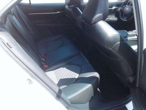 Used 2021 Toyota Camry SE FWD image 11