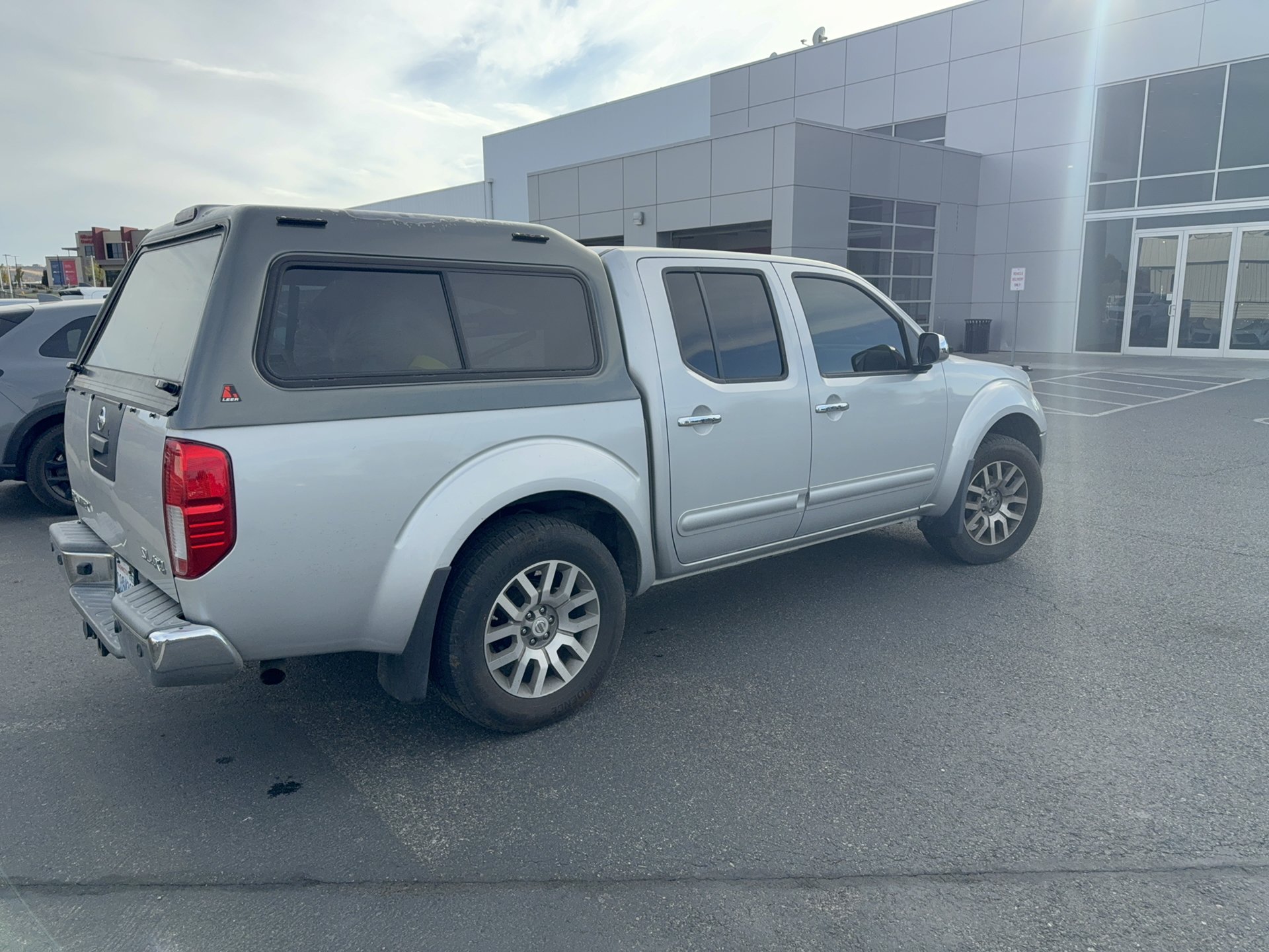 Used 2013 Nissan Frontier SL AWD/4WD image 36