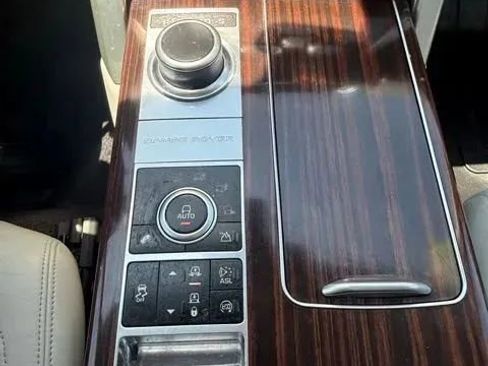 Used 2014 Land Rover Range Rover Supercharged AWD/4WD image 28