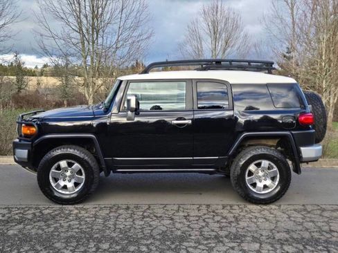 Used 2008 Toyota FJ Cruiser 4WD image 2
