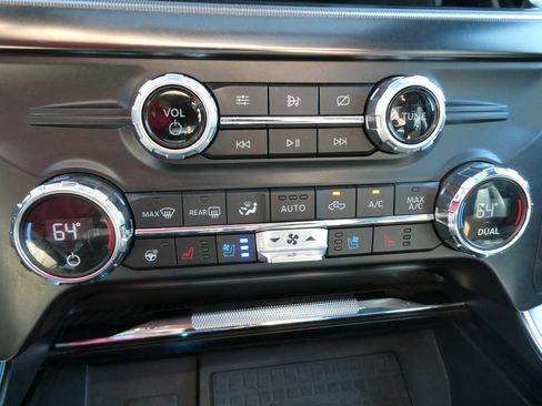Used 2021 Ford F150 Platinum w/ FX4 Off-Road Package AWD/4WD image 33