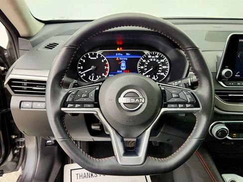 Used 2023 Nissan Altima 2.5 SR AWD/4WD image 12