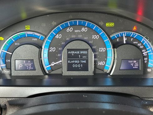 Used 2014 Toyota Camry LE image 27