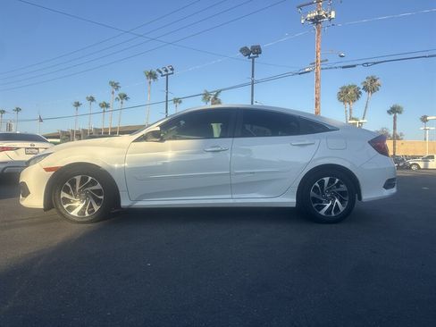 Used 2018 Honda Civic EX image 3