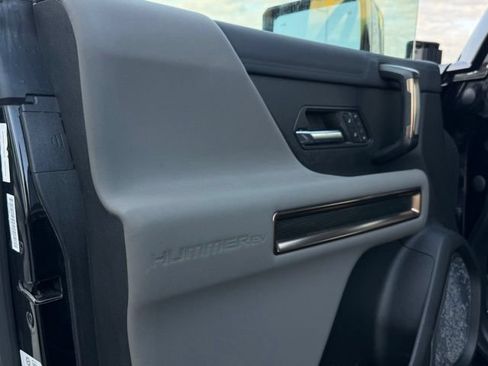 Used 2024 GMC Hummer EV 3X w/ LPO, Illumination Package AWD/4WD image 10