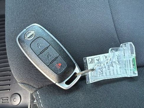 Used 2023 Nissan Rogue S AWD/4WD image 29