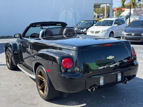 Used 2005 Chevrolet SSR w/ Preferred Equipment Group image 21
