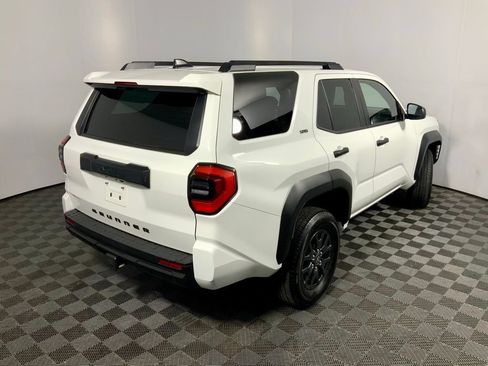 Used 2025 Toyota 4Runner SR5 AWD/4WD image 18