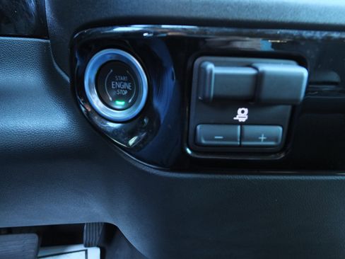 Used 2024 Chevrolet Silverado 2500 LT image 23