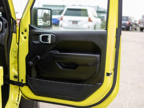 Used 2023 Jeep Gladiator Sport image 35