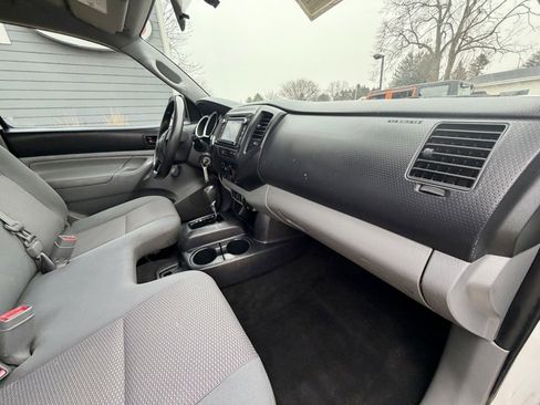 Used 2014 Toyota Tacoma 2WD Regular Cab image 13