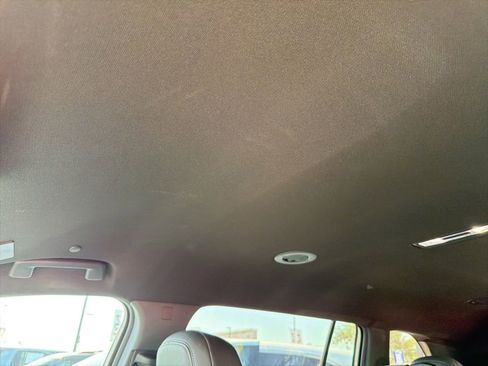 Used 2025 Buick Enclave Preferred w/ Power Package FWD image 4