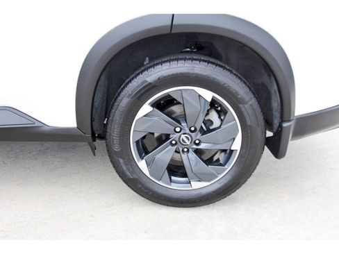 Used 2024 Nissan Rogue SV FWD image 31