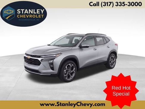 Used 2025 Chevrolet Trax LT w/ LT Convenience Package FWD image 1