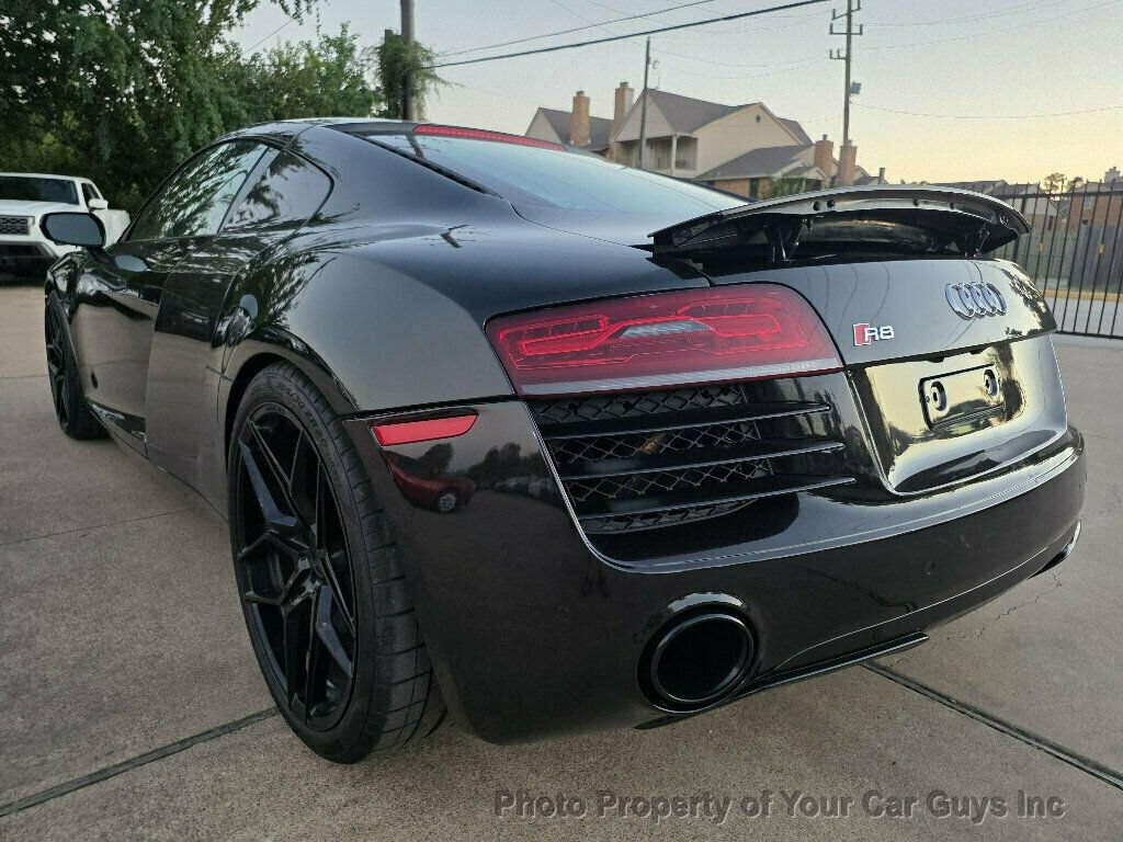 Used 2015 Audi R8 V8 w/ Extended Leather Package AWD/4WD image 20
