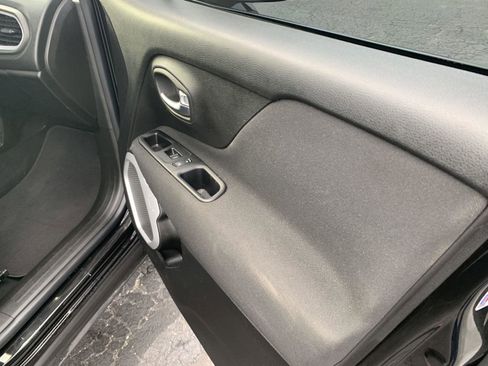 Used 2021 Jeep Renegade Sport image 11