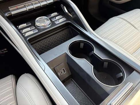 New 2026 Lincoln Nautilus Reserve AWD/4WD image 29