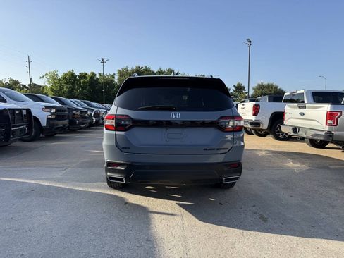 Used 2025 Honda Pilot Black Edition image 42