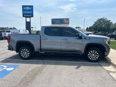 Used 2021 GMC Sierra 1500 AT4 w/ AT4 Value Package AWD/4WD image 3