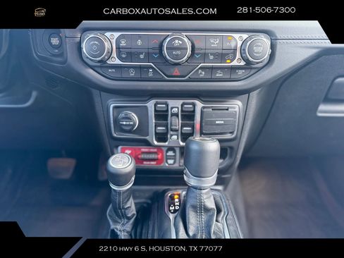 Used 2025 Jeep Wrangler Unlimited Rubicon AWD/4WD image 15