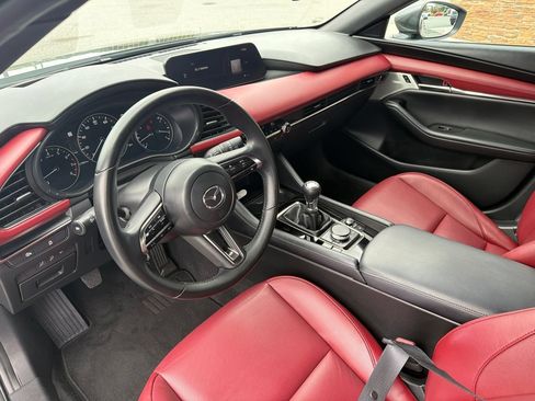 Used 2025 MAZDA MAZDA3 2.5 S Hatchback w/ Premium Pkg FWD image 4