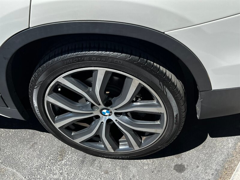 Used 2017 BMW X1 xDrive28i AWD/4WD image 14
